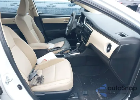 2017 Toyota Corolla Le z USA, uszkodzony, nr VIN 5YFBURHE6HP572144